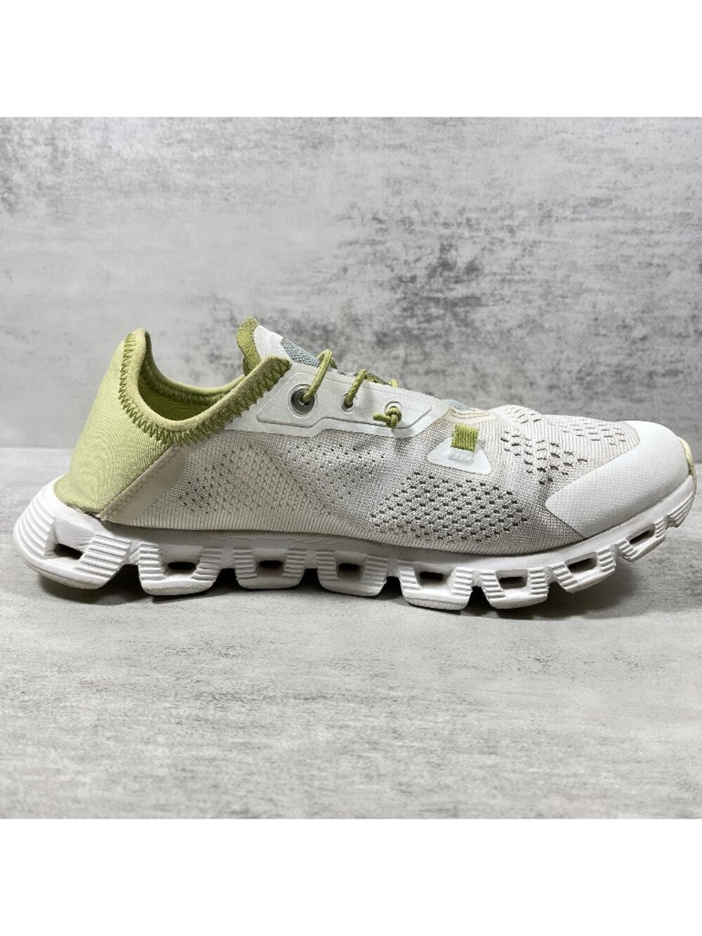 On Cloud 5 Coast Running Shoes - Women's Size 7.5 - White Green - Picture 2 of 9